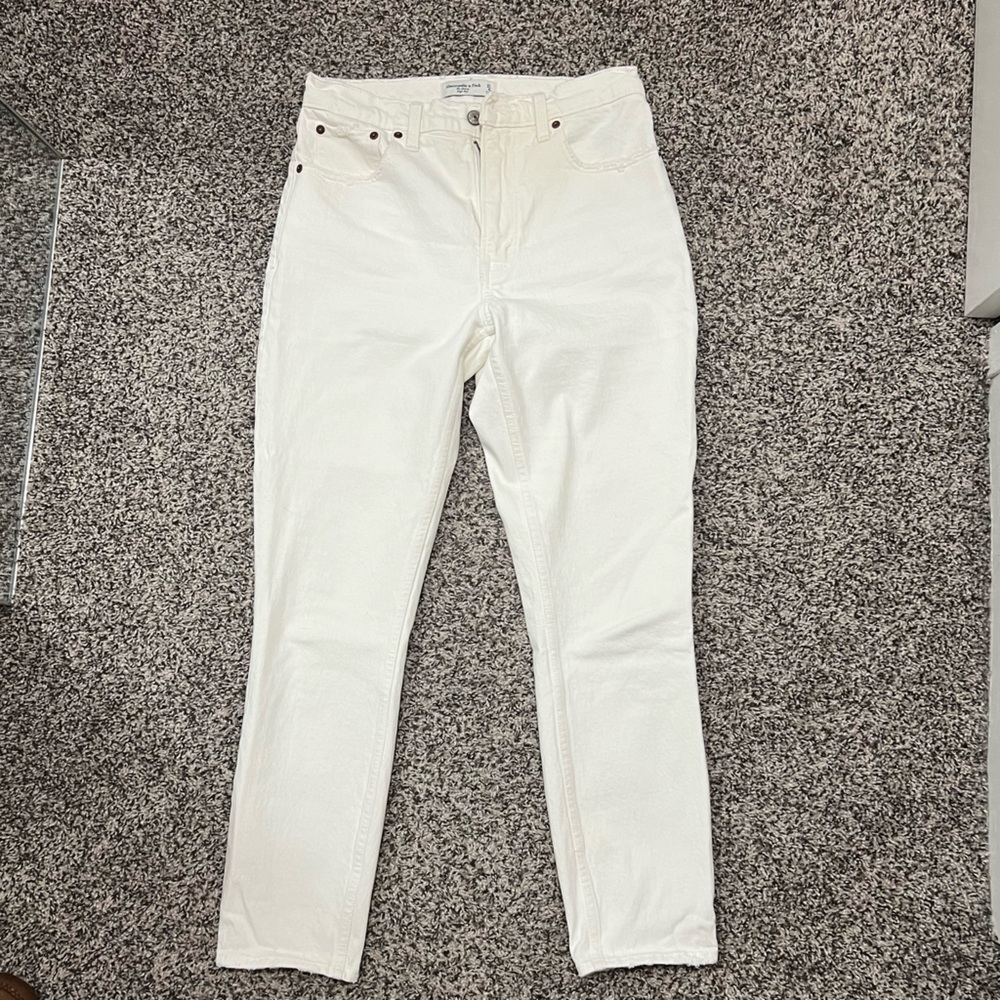 Skinny high rise white A&F Jean